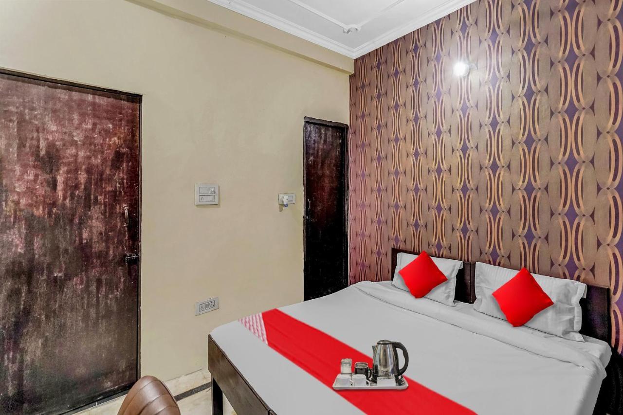 Hotel Oyo Flagship 70209 Alpha One à Greater Noida Extérieur photo