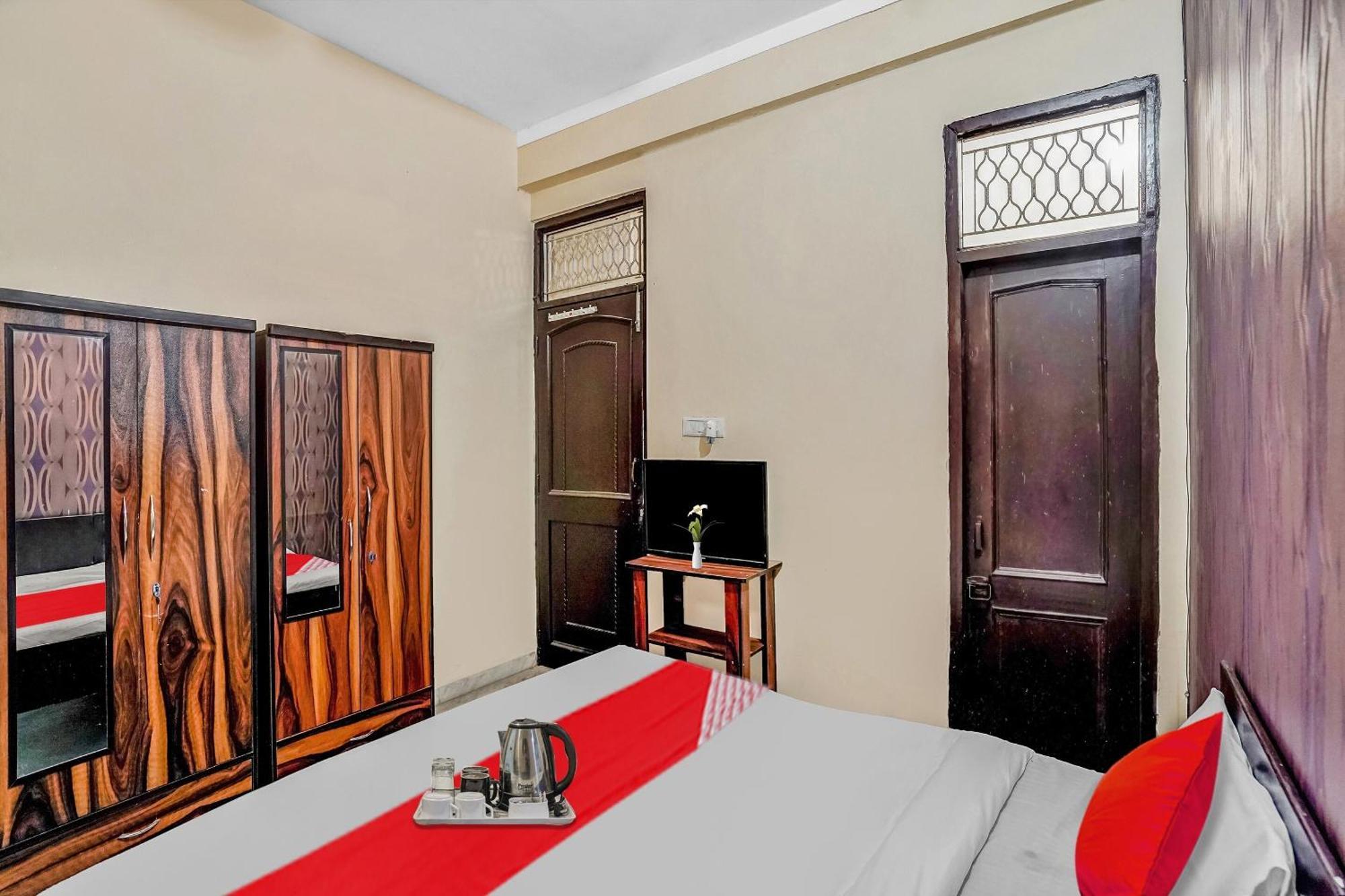 Hotel Oyo Flagship 70209 Alpha One à Greater Noida Extérieur photo