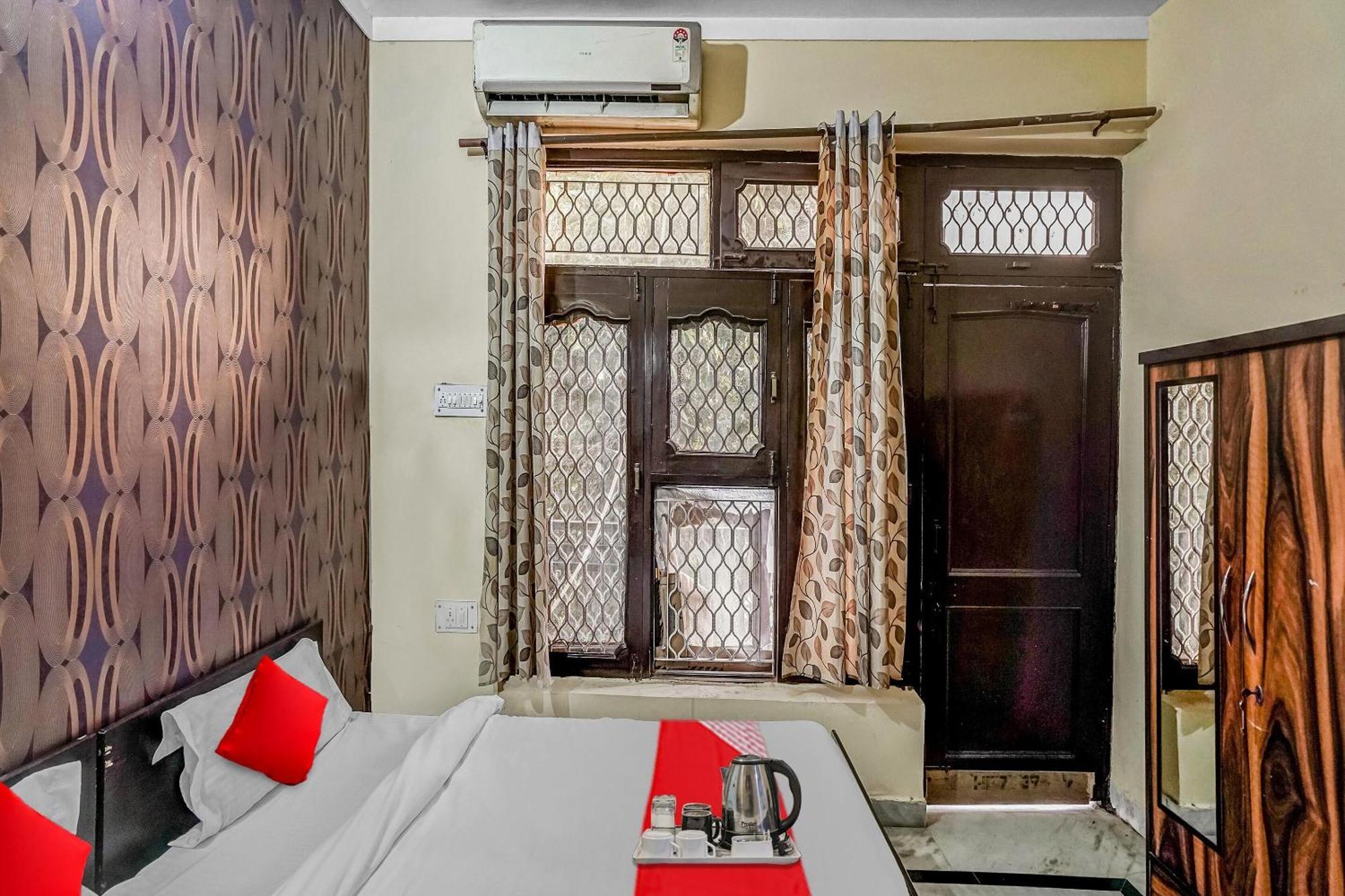 Hotel Oyo Flagship 70209 Alpha One à Greater Noida Extérieur photo