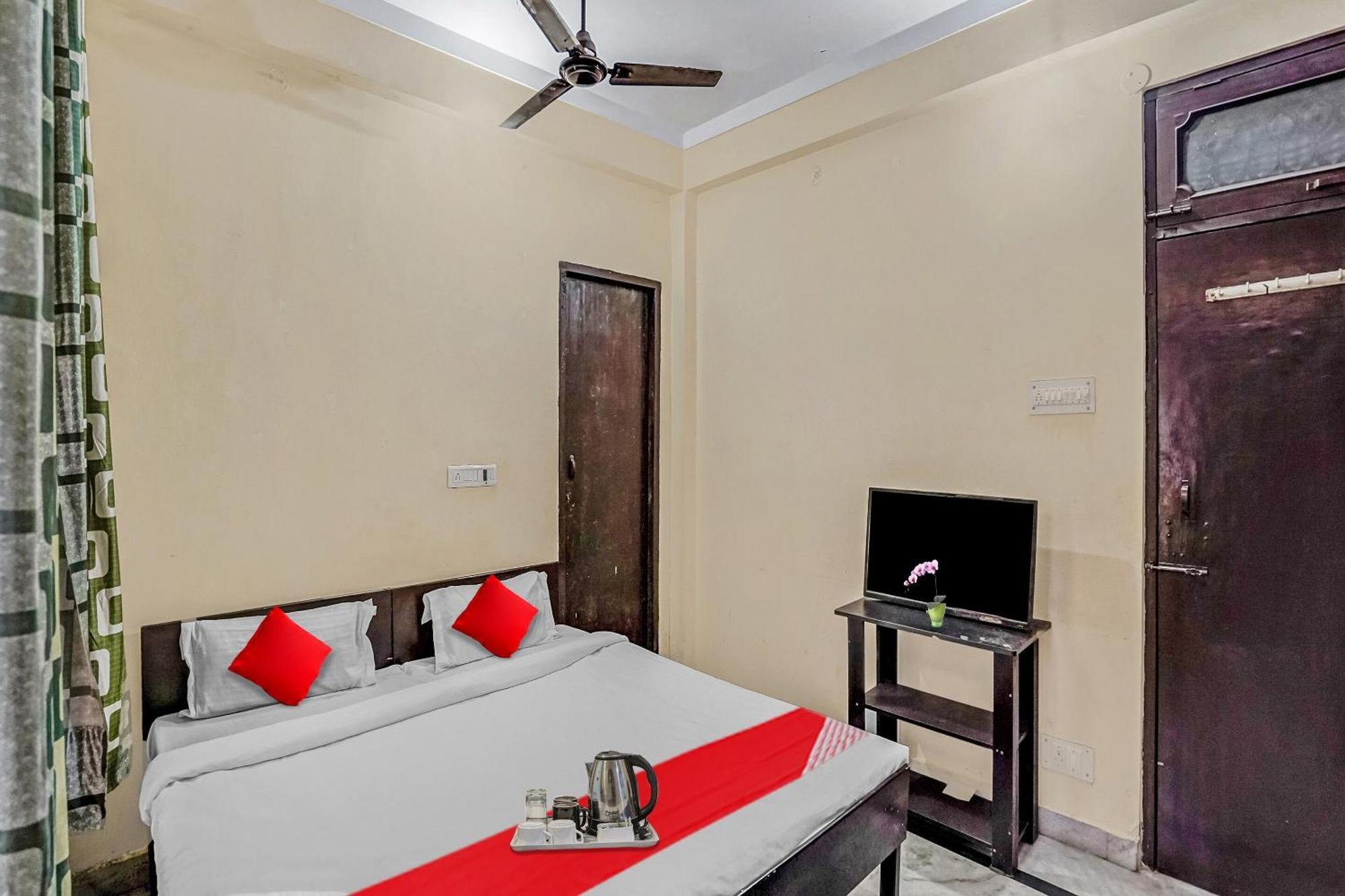 Hotel Oyo Flagship 70209 Alpha One à Greater Noida Extérieur photo