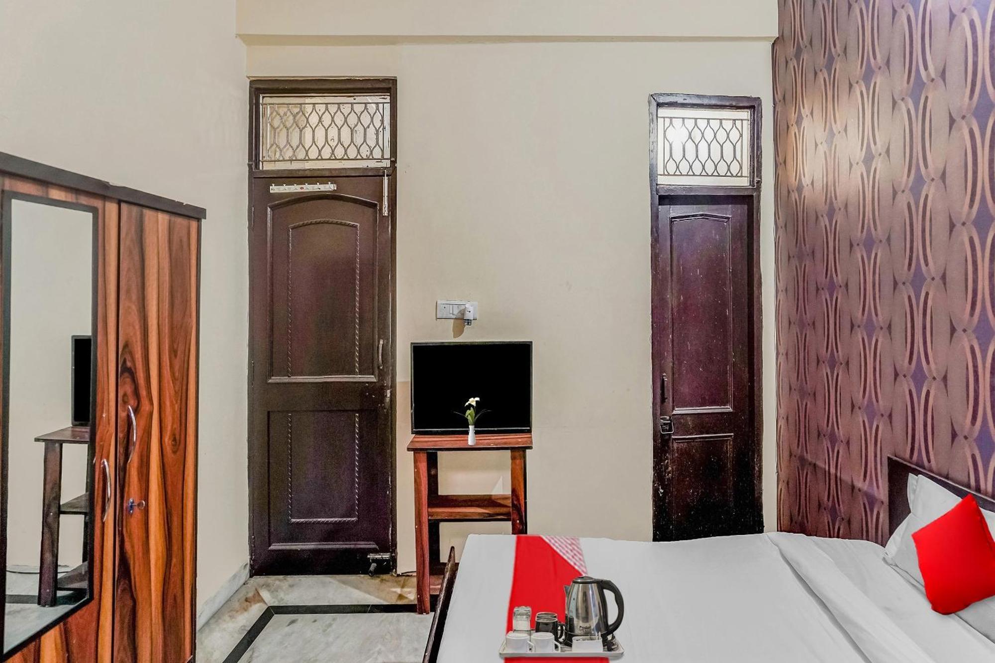 Hotel Oyo Flagship 70209 Alpha One à Greater Noida Extérieur photo